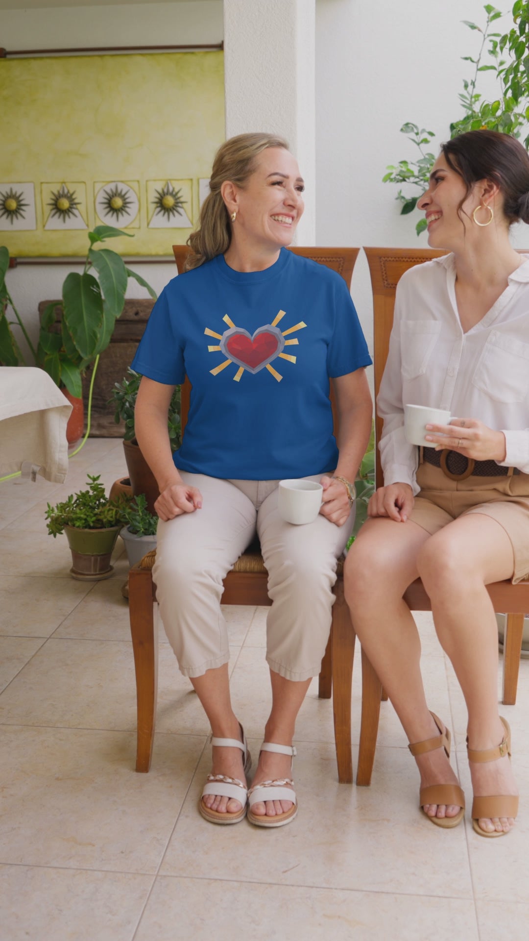 Retro Heart T‑Shirt – Symbol of Love & Life – Mother’s Day Gift